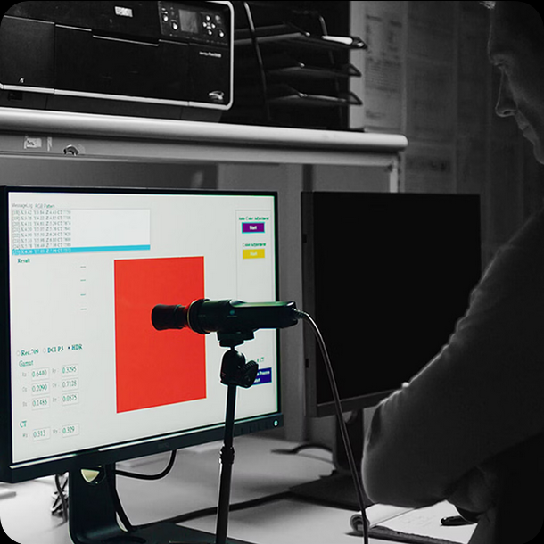 8 benq designer monitor PD3205UA