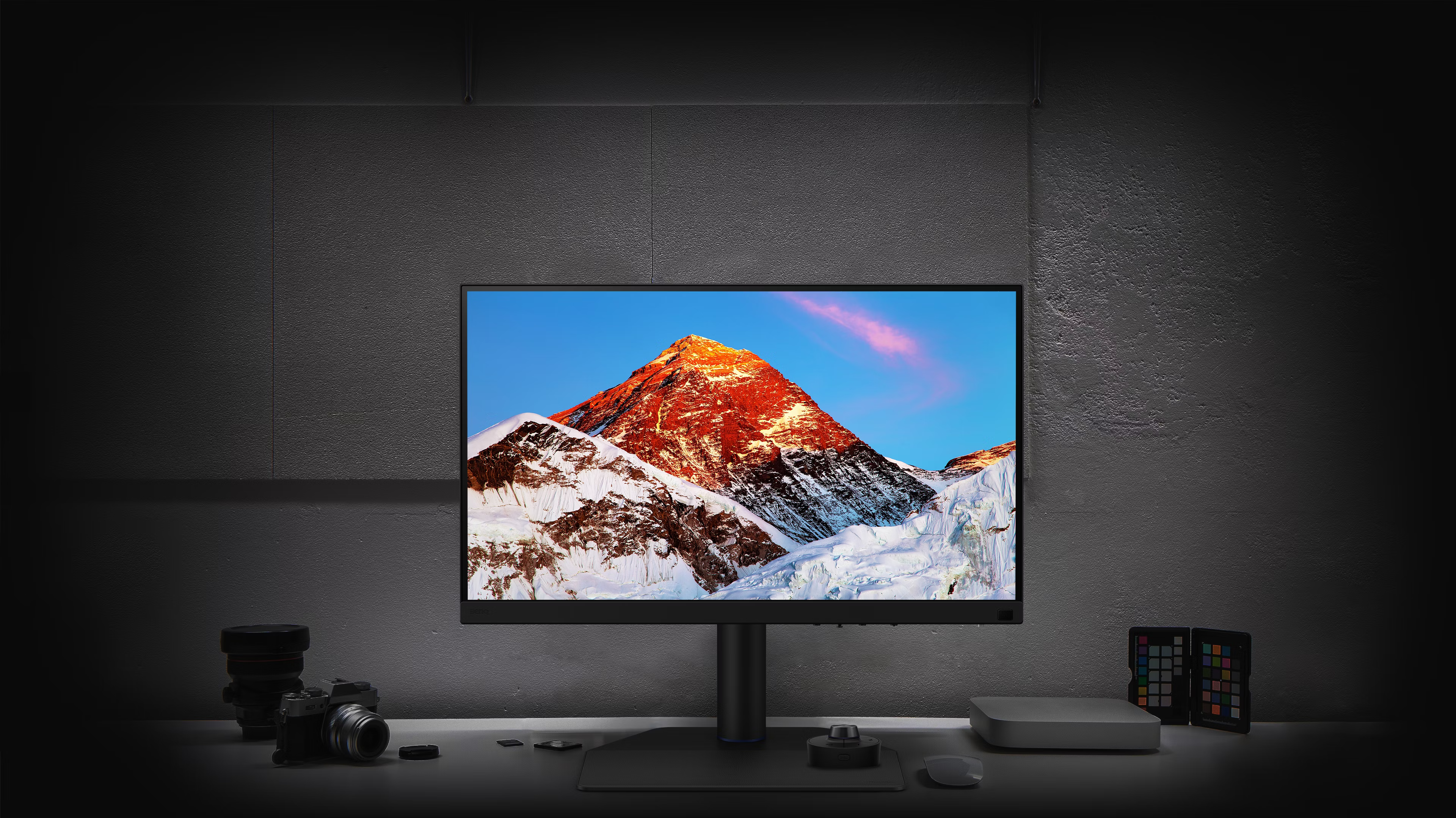 20 benq monitor photo SW272U